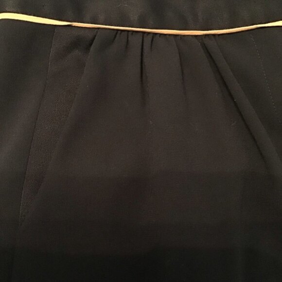 Aritzia t.Babaton Black with Gold Trim with pockets Shorts - Picture 3 of 4